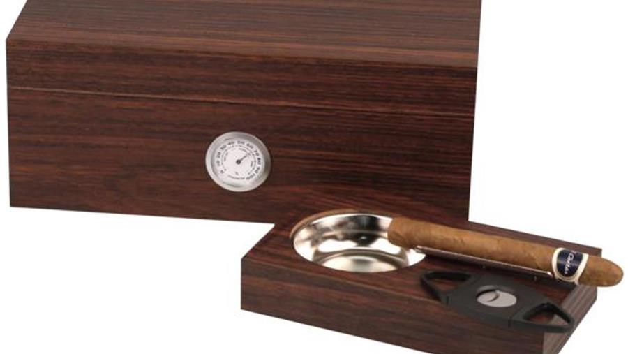 Associez la vente de longfillers à une offre adéquate d'humidors