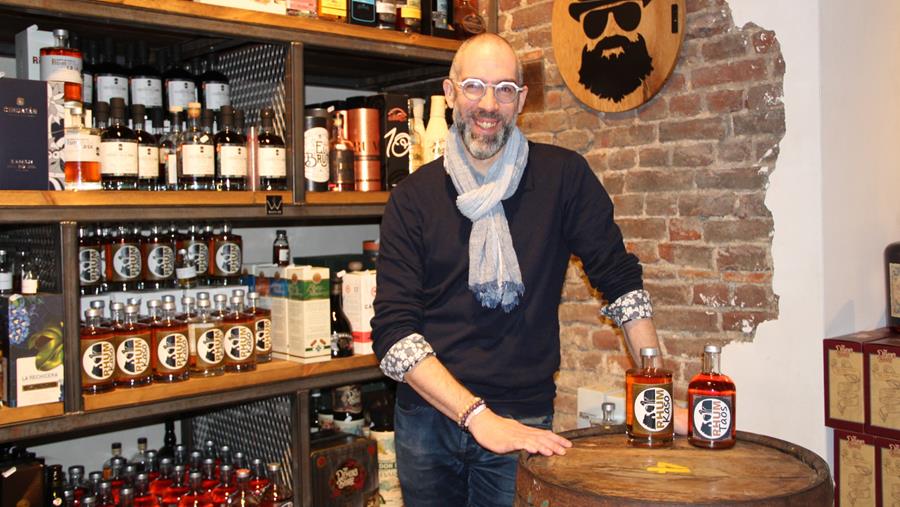 Une librairie atypique qui propose des alcools de luxe