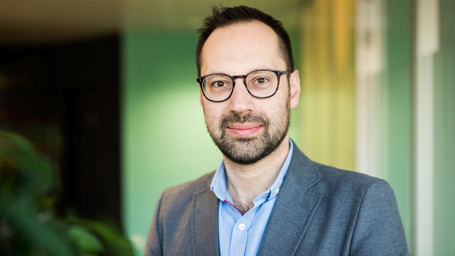 "JTI escompte aussi de solides resultats dans un environnement branding ban ”